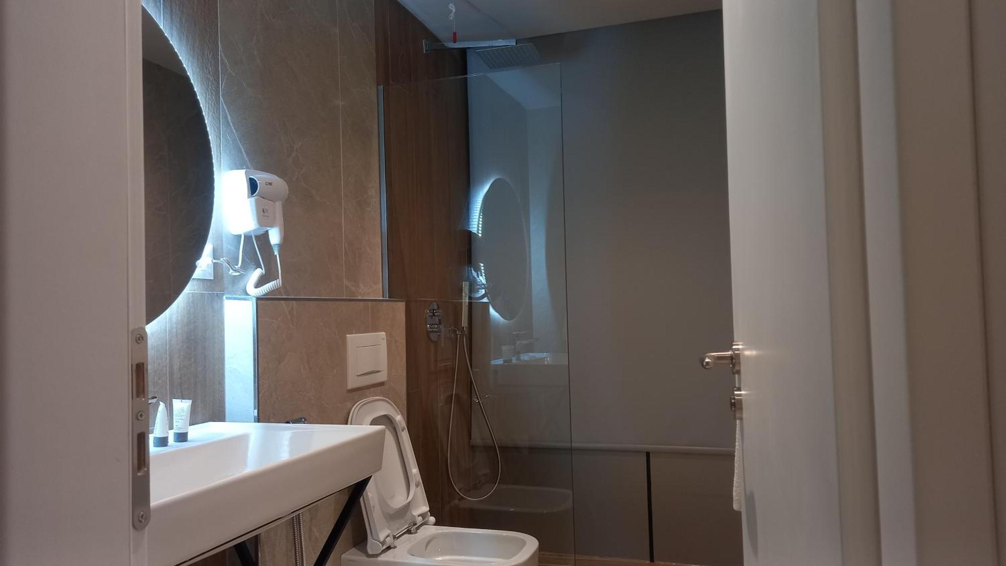 Hotel Aglon Вльора Екстер'єр фото