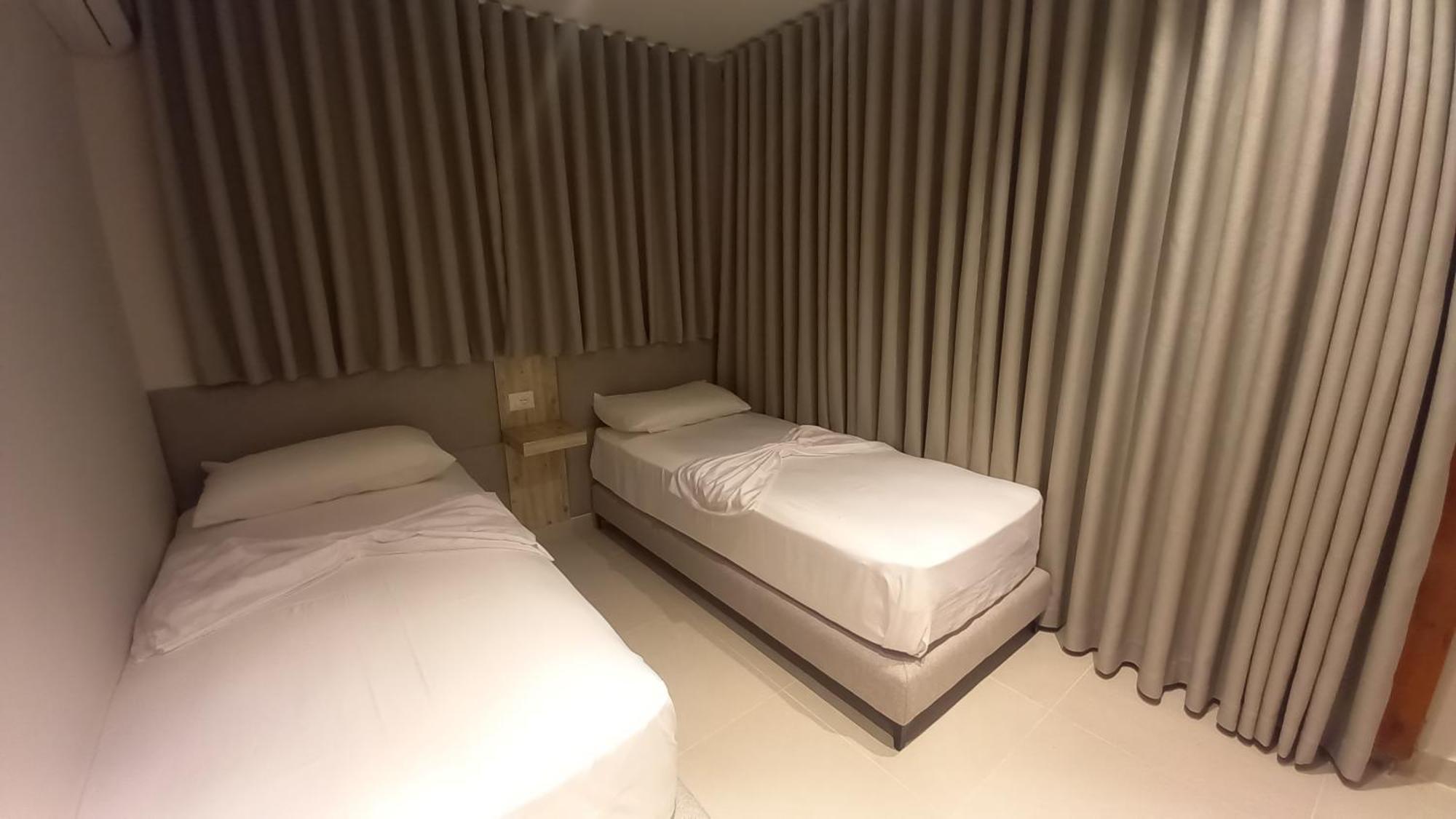Hotel Aglon Вльора Екстер'єр фото