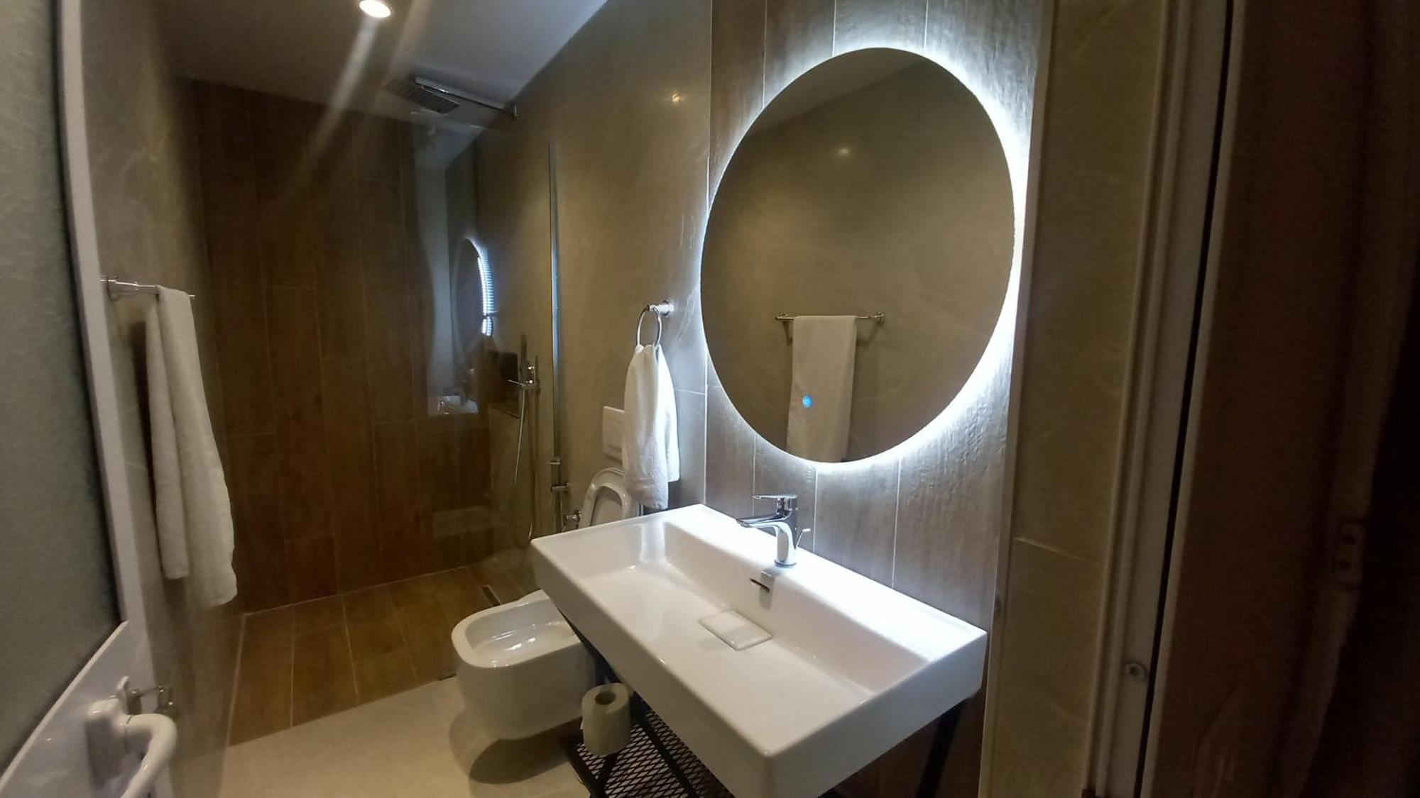 Hotel Aglon Вльора Екстер'єр фото
