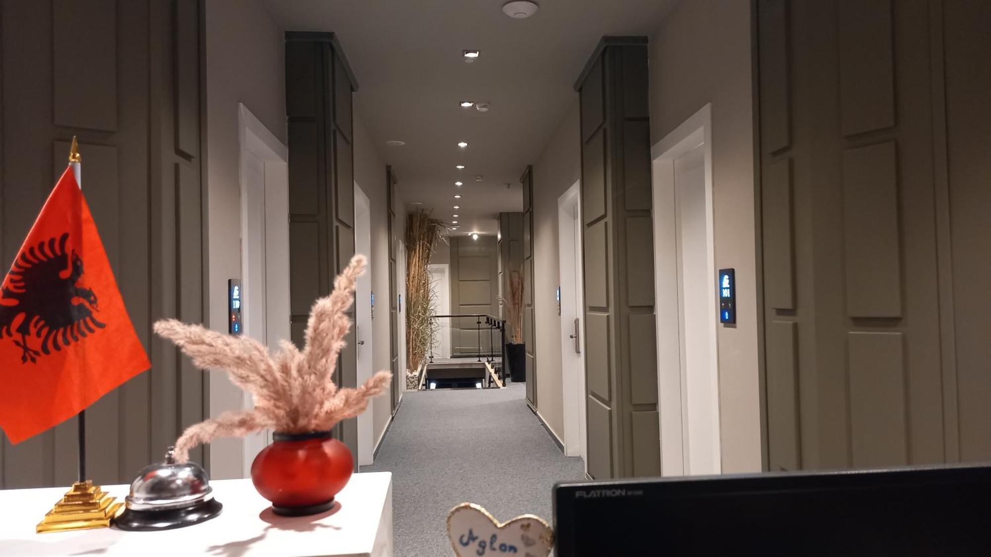 Hotel Aglon Вльора Екстер'єр фото